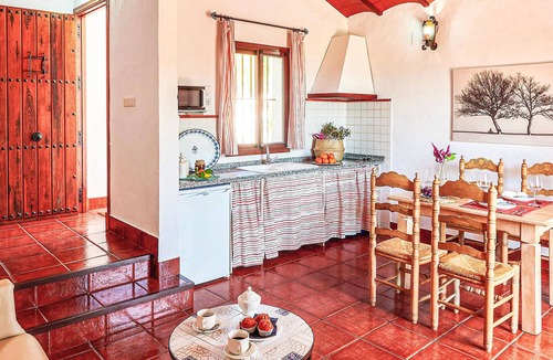 Estepa House | Stunning home in Estepa
