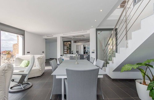 El Mas Isaac Villa | Stunning private villa for 8 guests with A/C, private pool, WIFI, TV, patio and parking