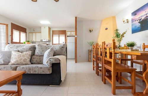 Riumar House | Stunning private villa for 8 people with WIFI, A/C, private pool, TV, patio and pets allowed