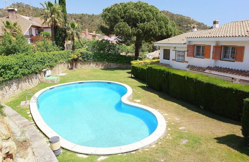 Tossa de Mar House | Stunning villa for 7 people with pool, WIFI, TV and balcony