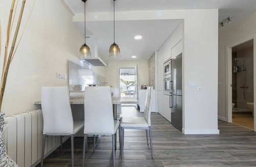 Cunit House | Stunning villa for 4 guests with A/C, WIFI, private pool, TV and patio