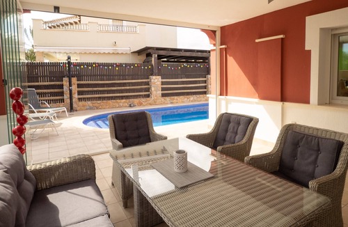 Torre-Pacheco Villa | Stunning Villa - Open Plan & Heated 8m Pool