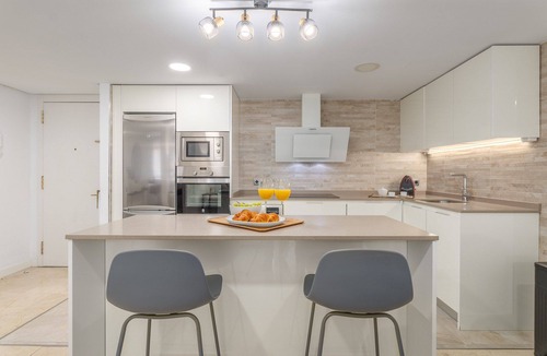 Castellana Apartment | Stylish and Bright Flat in Salamanca District