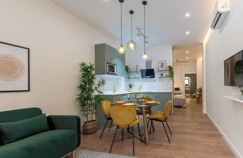 Torrefiel Apartment | Stylish apartment near the center of Valencia