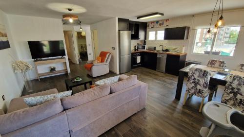 L'Albufereta Apartment | Stylish & Fully furnished 3 Bedrooms Flat-4 min Walk to Albufereta beach