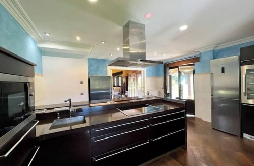 Suances Villa | Stylish Host Cantabria, Villa al Mar