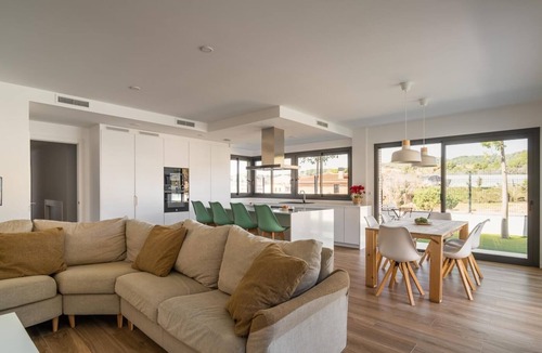 Canet de Mar Villa | Stylish Mediterranean Villa Beach and Mountain