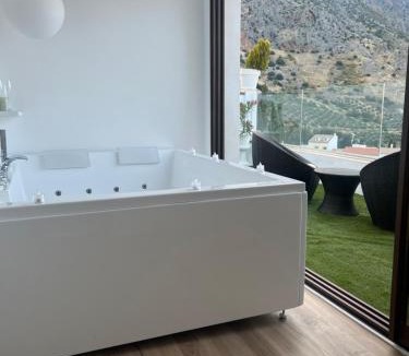 Albanchez de Magina Apartment | Suite romántica con yacuzzi privado en Mágina