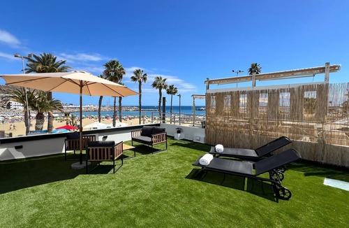 Puerto Rico Ski Chalet | SUN SEA & LOVE: Beachfront villa 33 meters from the sand