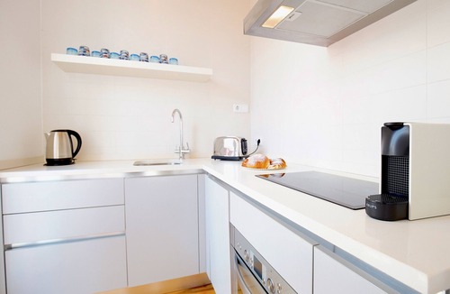 La Llotja-Born Apartment | Sunny Apartment in Palma Old Town with a 15M2 Terrace, Balcony, Wifi, AC, Bright