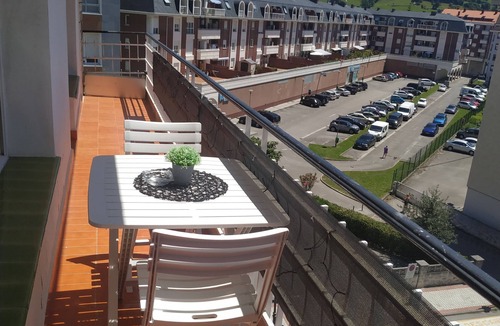 Laredo Apartment | SUNNY apartment 2 km from the BEACH and the MOUNTAIN