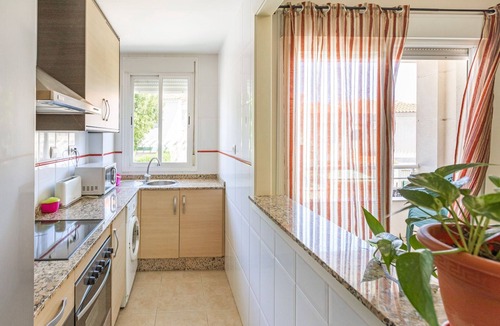 Garrucha Apartment | Sunny Apartment Near Paseo