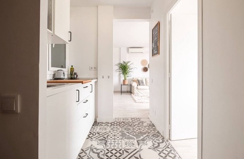 Vallpineda Apartment | Sunny & Stylish Apartment with A/C | Trini by Palmera