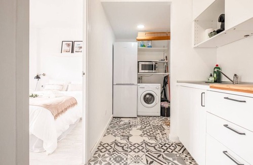 Vallpineda Apartment | Sunny & Stylish Apartment with A/C | Trini by Palmera