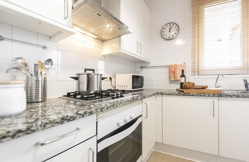 Barri Vell Apartment | Sunset - Holiday Apartment Rental in Girona | Bravissimo
