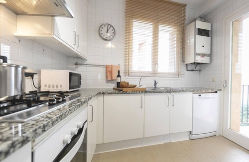 Barri Vell Apartment | Sunset - Holiday Apartment Rental in Girona | Bravissimo