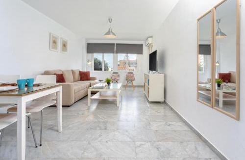 Carihuela Apartment | Sunstay Beach Flat I Torremolinos