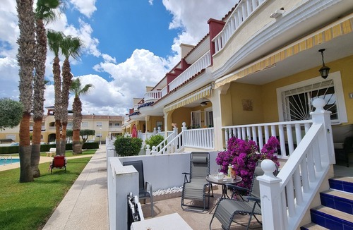 Quesada House | Super townhouse close to shopping, restaurants, cafes, golf course and beach😉