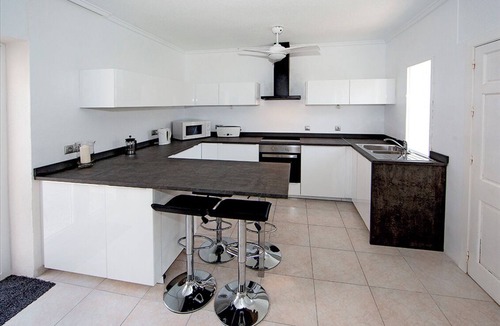 Rojales Villa | Superb Location with Great Outside Space