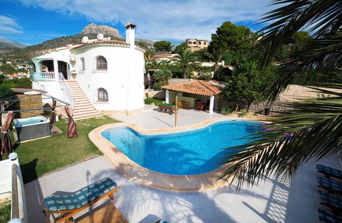La Canuta Villa | Superb villa for 10p, seaview, private pool,airco, jacuzzi, pooltable