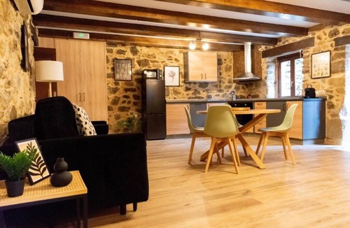 Panton Cottage | Superior Villa in the Ribeira Sacra, A Gamela