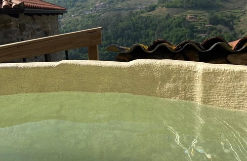 Panton Cottage | Superior Villa in the Ribeira Sacra, A Gamela