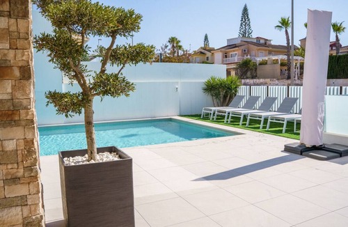 Rojales House | Sur la Costa Blanca villa de standing, piscine 4 chambres à 10 min des plages.