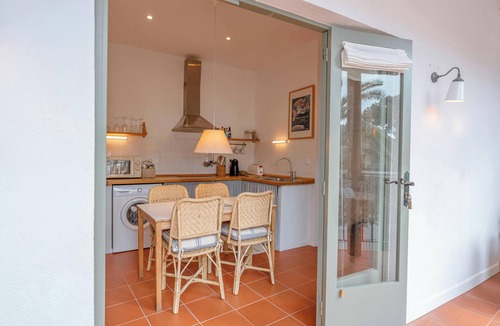 Tamariu Apartment | T5 · 🌊 Cozy Retreat 50m to Beach & Garden Escape