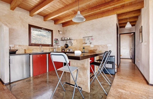 Villaverde Villa | Tayu Eco Villa – Mountain Views, Garden & Pool in Villaverde
