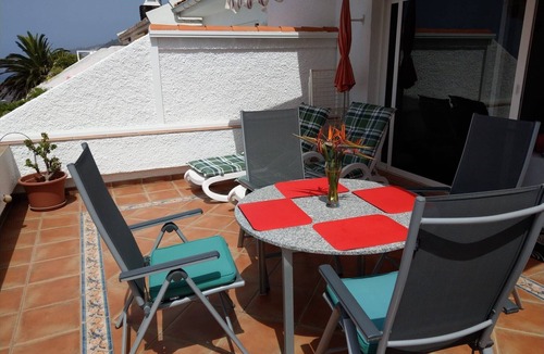 La Victoria de Acentejo Apartment | Teide y Mar Comfort Apartment with Pool for up to 2 Adults