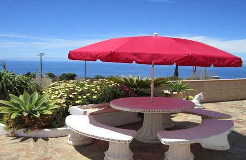 Sauzal House | TENERIFE-CANARIAS-HOUSE - POOL-WITH-SALT-WATER-LARGE-GARDEN.