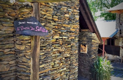 Sotillo de Cabrera Cottage | The Balcony of Sotillo. Near Las Médulas