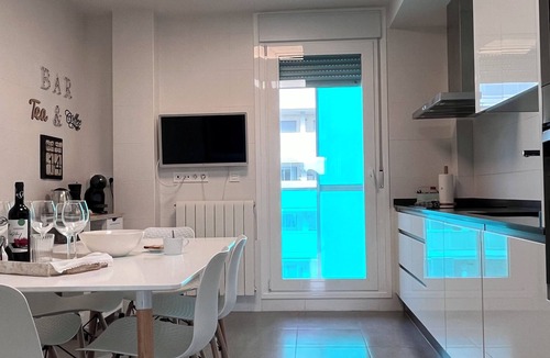Barrio de Jesus Apartment | The Balcony of Ebro (parking option)