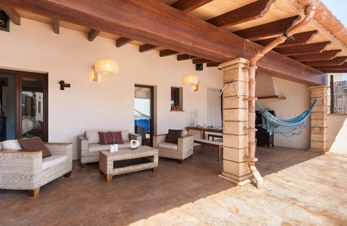 Maria de la Salut House | The best price with "Charming in the interior"