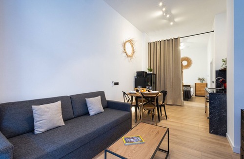 L'Amistat Apartment | The Blasco Ibañez Apartment 01 by Florit Flats