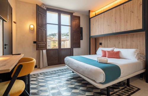 Centro - Sagrario Hostel | The Central House Granada Elvira Hostel