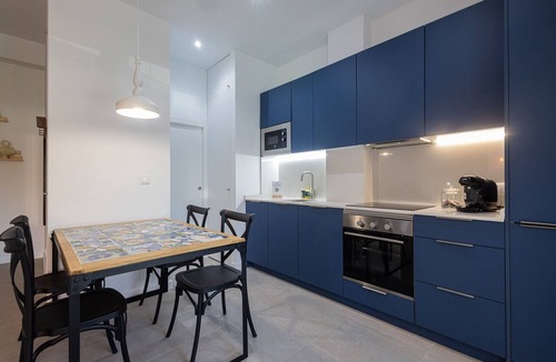 Jesus Apartment | The Ceramic Home I | AC & WiFi | Free Bikes Included