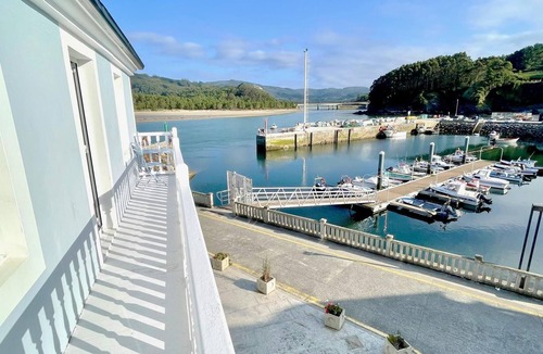 Porto do Barqueiro House | The Cliffs - Barqueiro & Blue