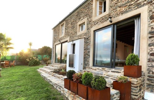 Loiba House | The Cliffs - Picon Seaside Cottage