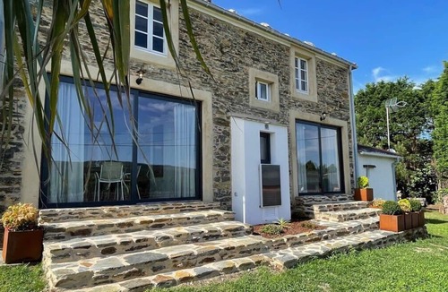 Loiba House | The Cliffs - Picon Seaside Cottage