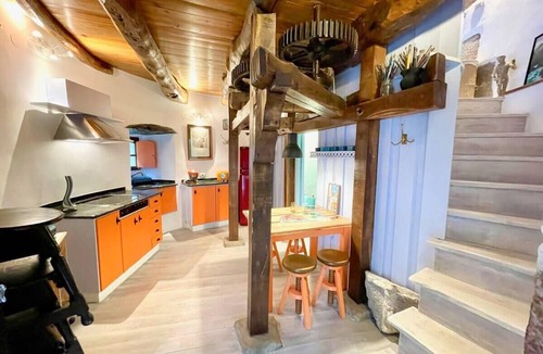 Porto do Barqueiro House | The Cliffs - The Painted Mill