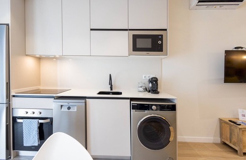 Nou Moles Apartment | The Green Apartment II by Florit Flats