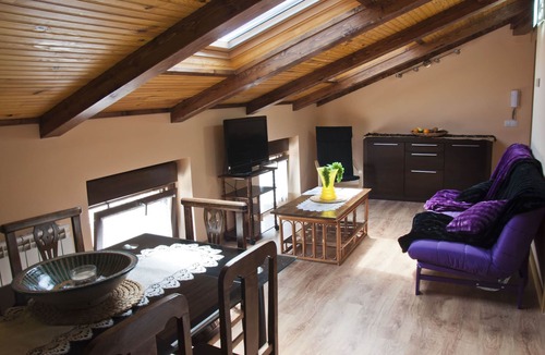 Acedo Apartment | THE HOUSE OF THE REBOUND. SaballaoSuite: 2 pers. sleep 135cm bed, living room-kitchen and bathroom