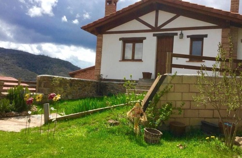 Laguna de Cameros Cottage | The Laguna Nogal in Laguna de Cameros