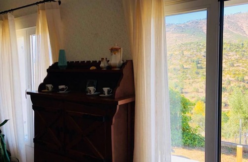Robledo de Chavela House | The Little House of Art. Country house located at the foot of the mountain. Beautiful views