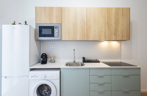 Aiora Apartment | The Maritim Metro Station Suite 03 by Florit Flats