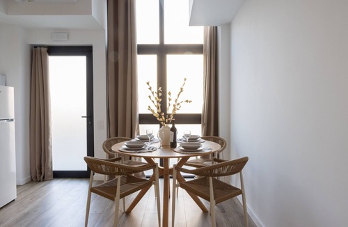 Safranar Apartment | The Patraix Suite 05 By Florit Flats