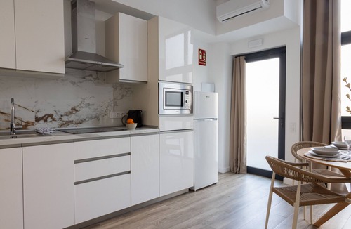 Safranar Apartment | The Patraix Suite 05 By Florit Flats