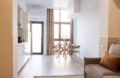 Safranar Apartment | The Patraix Suite 05 By Florit Flats
