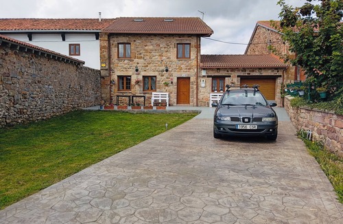 Enmedio House | The Requejo Royalty